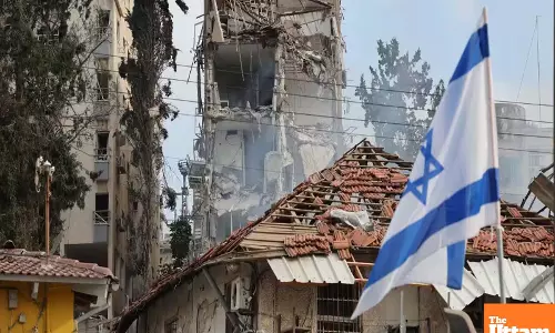 Oil Slides as Trump Hits Pause on U.S. Role in Israel–Iran Conflict