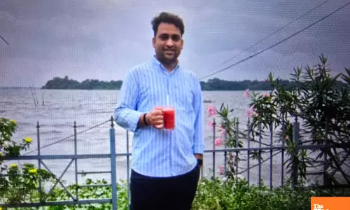 Sonipat District Deputy Commissioners PA Shashank Arrested Red Handed by Anti Corruption Team While Taking Bribe