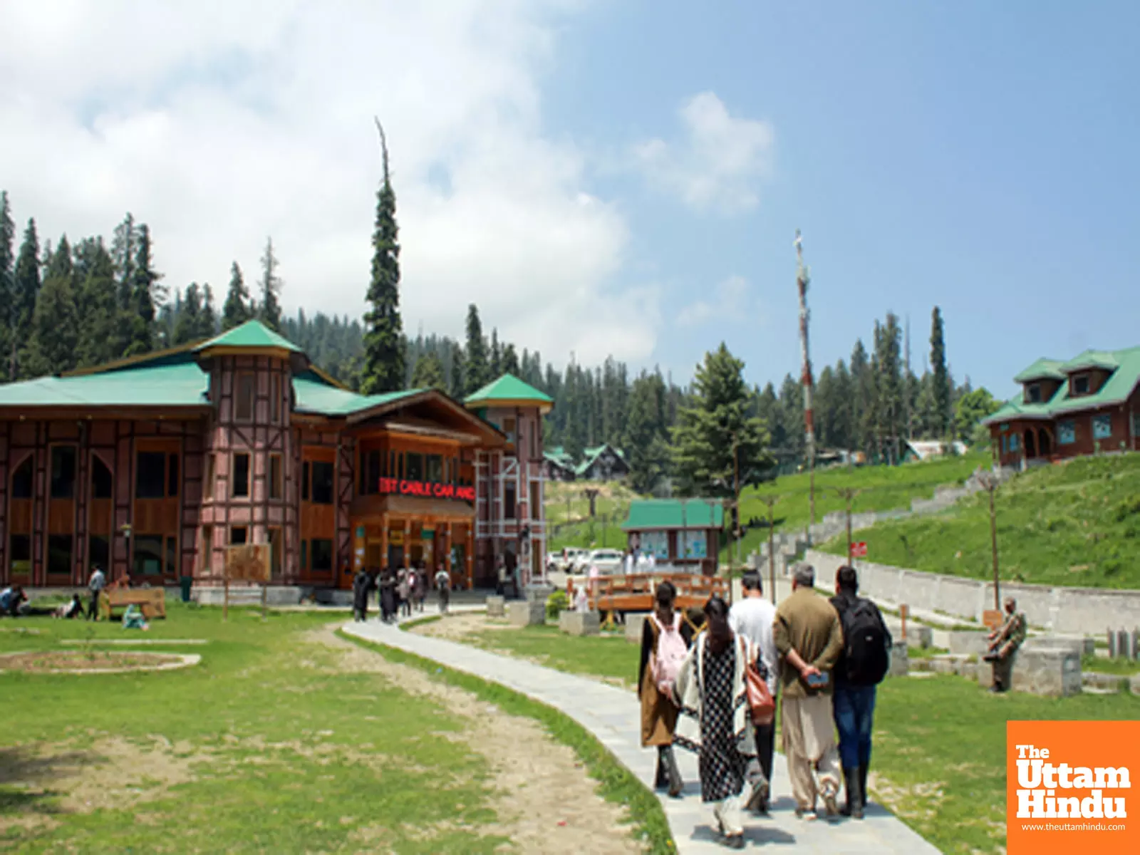 Pahalgam Terror Attack: NIA Nabs Two for Sheltering Pakistani Militants Pahalgam Terror Attack: NIA Nabs Two for Sheltering Pakistani Militants