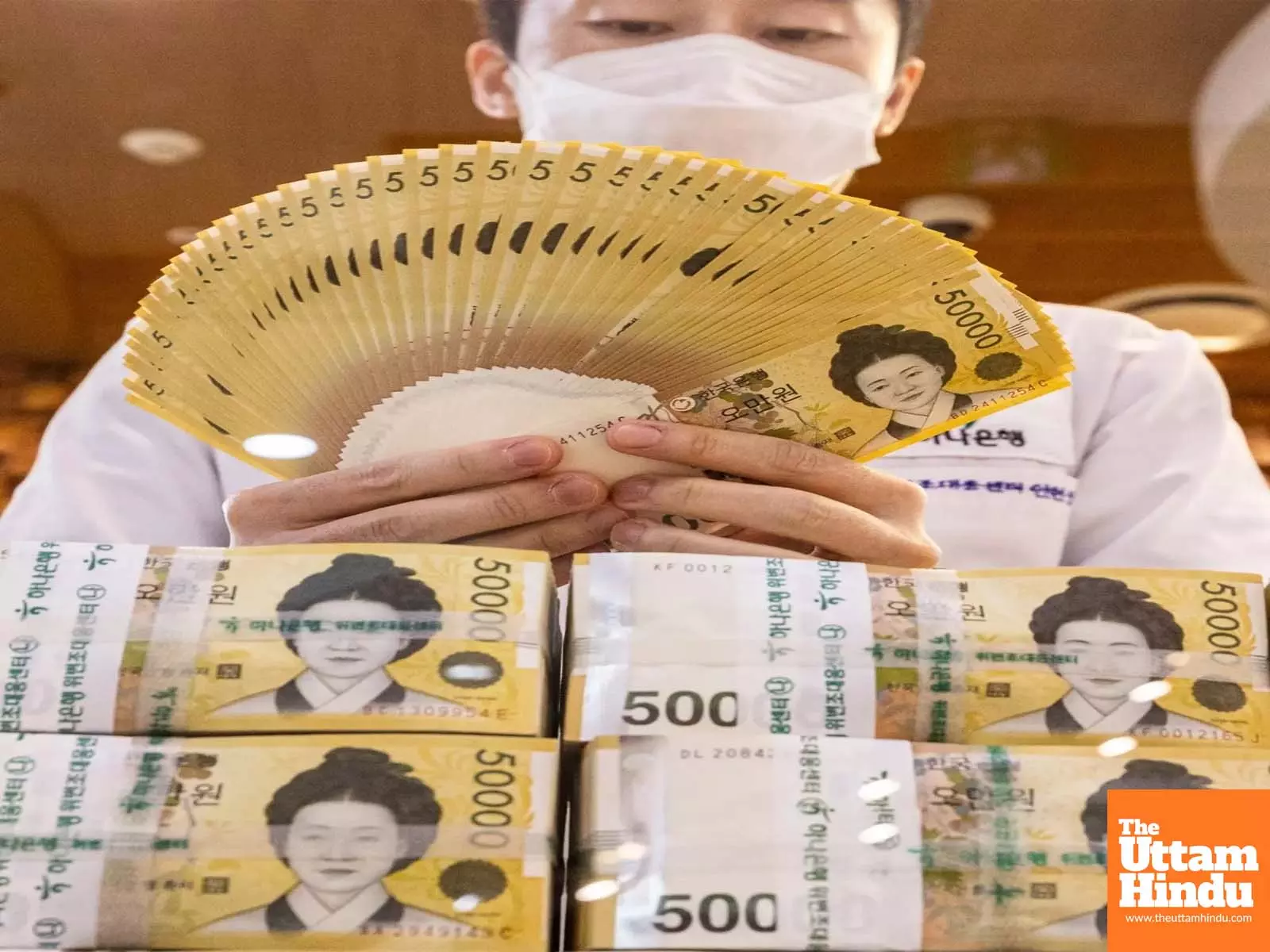 Foreign currency deposits rise for first time in 4 months in S. Korea Foreign currency deposits rise for first time in 4 months in S. Korea