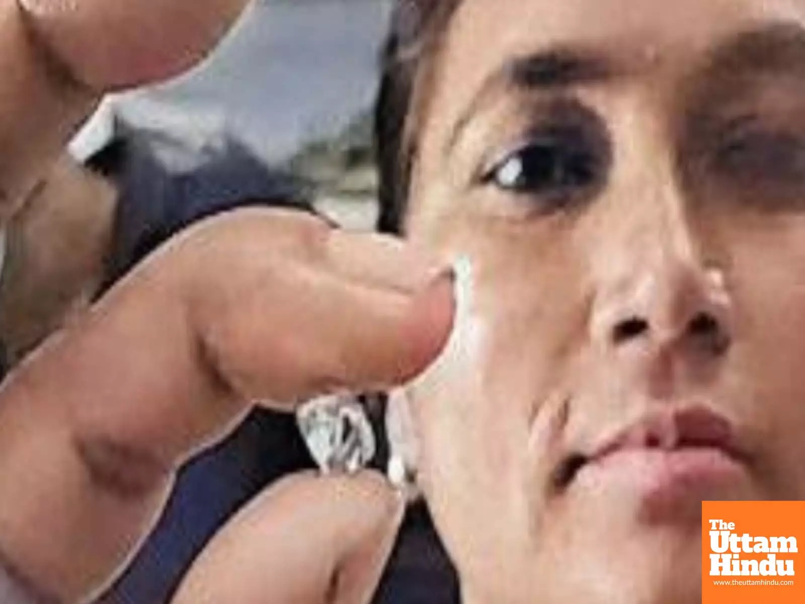 From Hardship to Hope: Poor Woman Strikes 2.69-Carat Diamond in Panna From Hardship to Hope: Poor Woman Strikes 2.69-Carat Diamond in Panna
