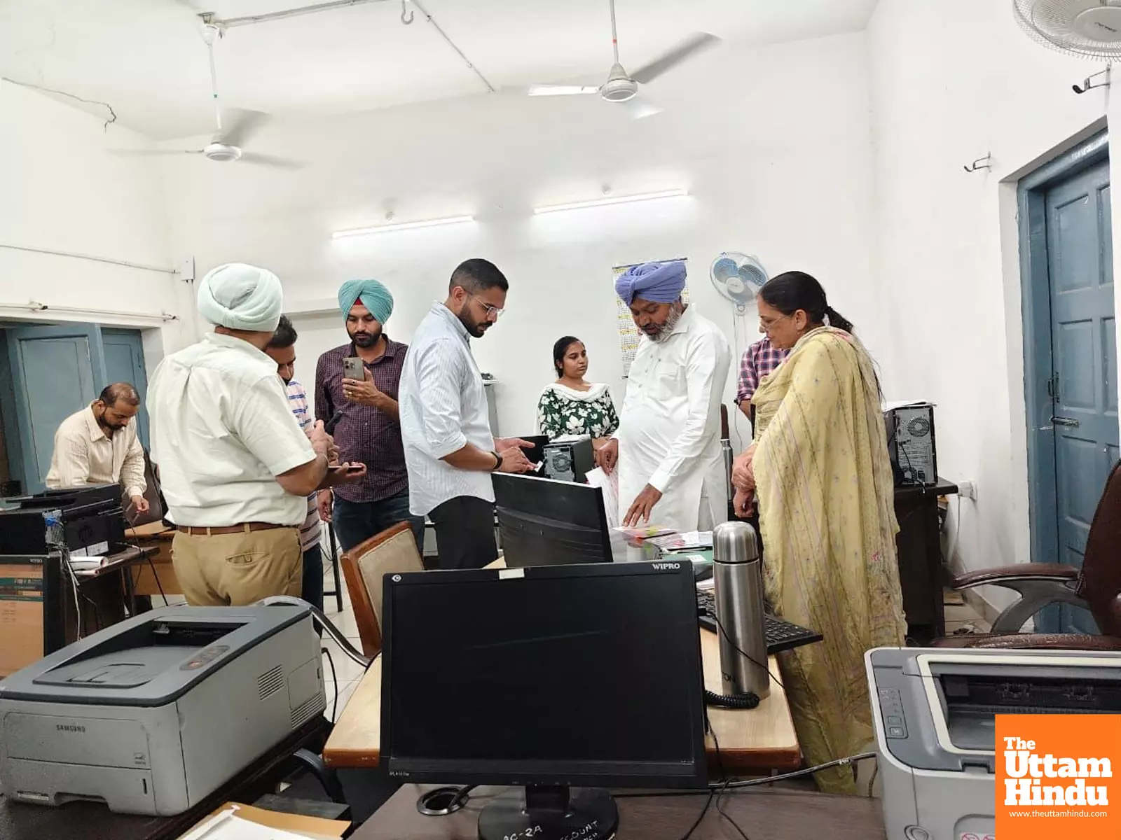 Finance Minister Harpal Singh Cheema Conducts Surprise Inspection at Excise and Taxation Department Headquarters in Patiala Finance Minister Harpal Singh Cheema Conducts Surprise Inspection at Excise and Taxation Department Headquarters in Patiala