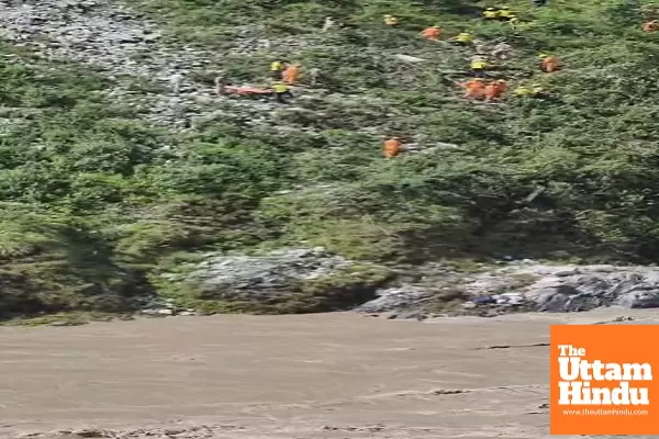 Tragedy in Uttarakhand: Bus Plunges Into River, 1 Dead & 10 Missing Near Badrinath Route