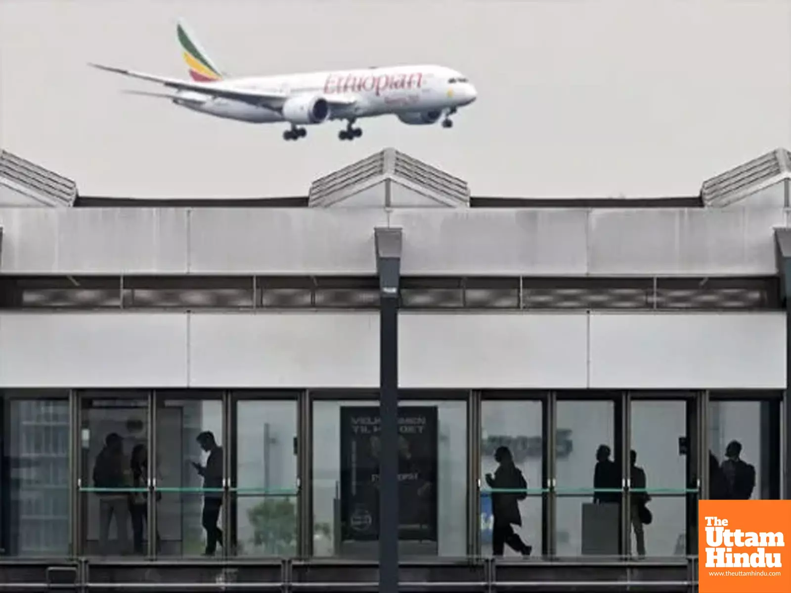 Ethiopian Airlines Malfunction Puts 300 Lives at Risk Mid-Air; Emergency Landing in Mumbai Ethiopian Airlines Malfunction Puts 300 Lives at Risk Mid-Air; Emergency Landing in Mumbai