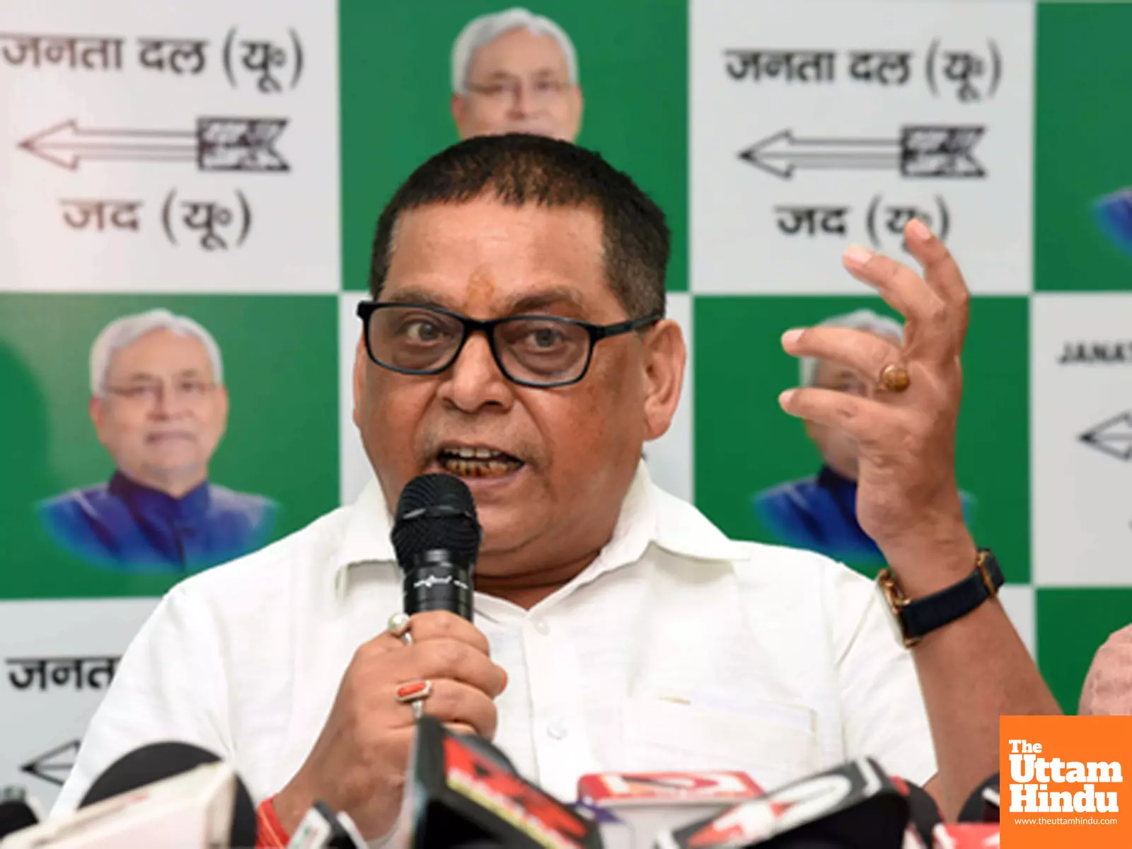 JDUs Neeraj Kumar slams RJD leader for comparing Lalu Yadav with Lord Shiva JDUs Neeraj Kumar slams RJD leader for comparing Lalu Yadav with Lord Shiva