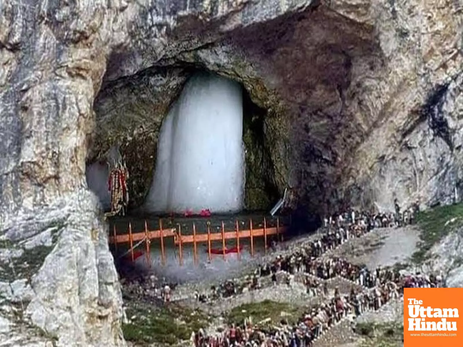 Pilgrims begin spiritual journey towards cave shrine as Amarnath Yatra begins Pilgrims begin spiritual journey towards cave shrine as Amarnath Yatra begins