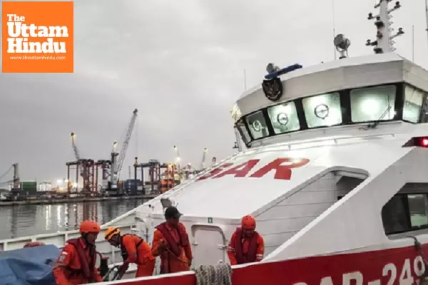 4 Dead, 38 Missing as Ferry Sinks in Indonesia’s Bali Strait; President Orders Urgent Rescue 4 Dead, 38 Missing as Ferry Sinks in Indonesia’s Bali Strait; President Orders Urgent Rescue
