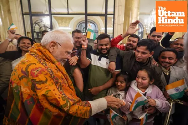 “Modi-Mania” in Argentina! PM Modi Gets Grand Welcome from Indian Diaspora, Says Distance Can’t Break Cultural Bonds “Modi-Mania” in Argentina! PM Modi Gets Grand Welcome from Indian Diaspora, Says Distance Can’t Break Cultural Bonds