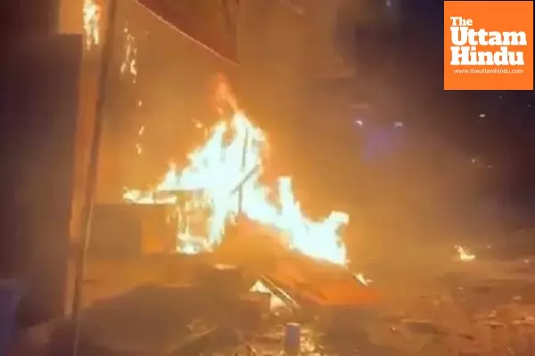 LPG Leak Turns Deadly: Noida 4-Storey Building Engulfed in Flames After Sudden Blast, Over 100 Trapped on Rooftop LPG Leak Turns Deadly: Noida 4-Storey Building Engulfed in Flames After Sudden Blast, Over 100 Trapped on Rooftop