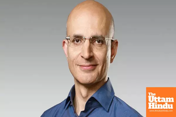 Apple Appoints Indian-Origin Sabih Khan as the Companys New Chief Operating Officer Apple Appoints Indian-Origin Sabih Khan as the Companys New Chief Operating Officer