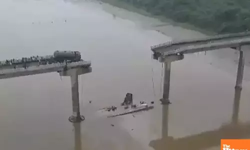 Gujarat Bridge Collapse: 15 Dead, 4 Missing as Rescue Operations Continue