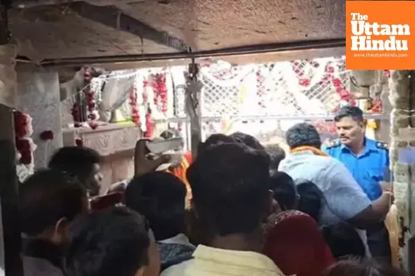 Devotion Overflows as Sawan Begins: Temples Across India Witness Massive Crowds of Shiva Devotees Devotion Overflows as Sawan Begins: Temples Across India Witness Massive Crowds of Shiva Devotees
