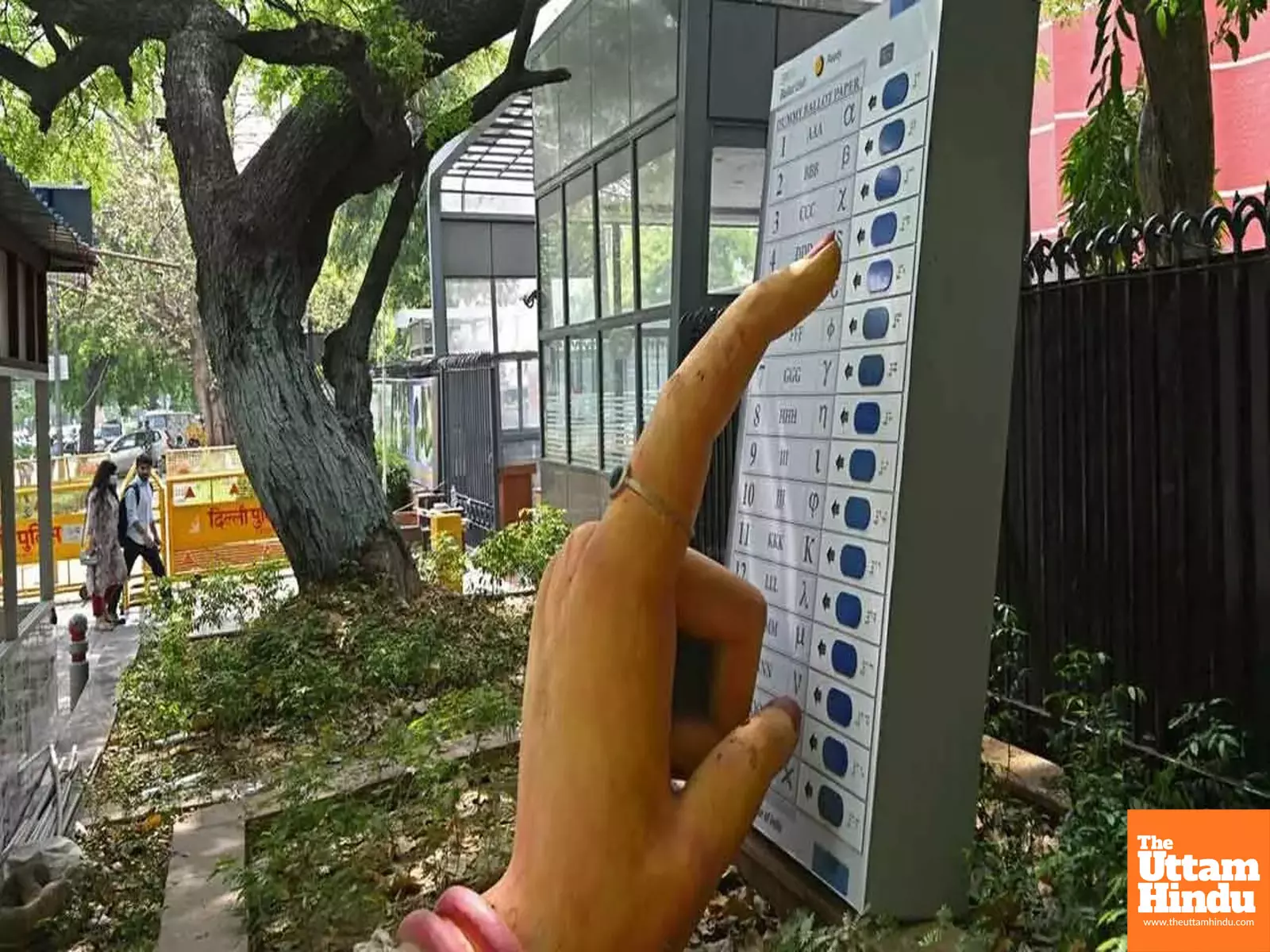 Bihar Voter List Controversy: Thousands of Foreigners from Nepal, Bangladesh and Myanmar Found Bihar Voter List Controversy: Thousands of Foreigners from Nepal, Bangladesh and Myanmar Found