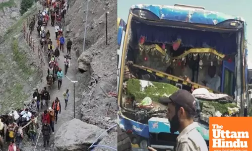 Amarnath Yatra Accident: 3 Buses Collide, 10 Pilgrims Injured in Kulgam