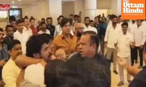 BJP & Sharad Pawar’s NCP MLAs Clash in Maharashtra Assembly, Vidhan Bhavan Turns Into Wrestling Ring – VIDEO