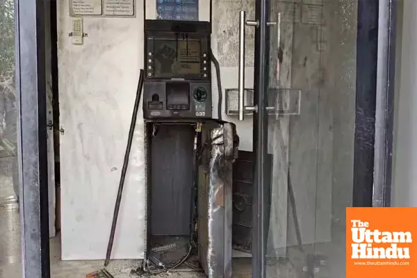 Jalandhar ATM Heist: Thieves Loot Rs 45 Lakh, Police Scrutinize CCTV Footage Jalandhar ATM Heist: Thieves Loot Rs 45 Lakh, Police Scrutinize CCTV Footage