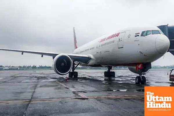 Narrow Escape at Mumbai Airport : Air India Plane Overshoots Runway During Landing Narrow Escape at Mumbai Airport : Air India Plane Overshoots Runway During Landing