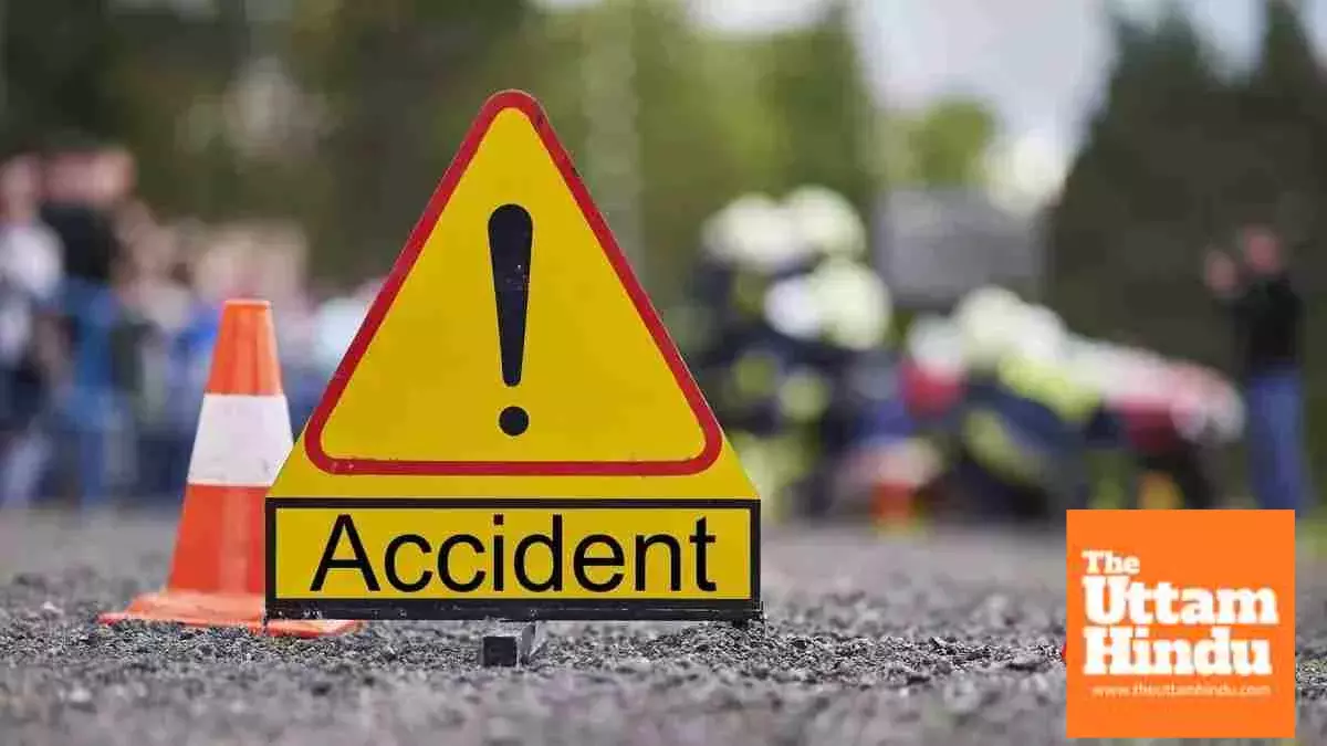 Speeding Car Mows Down Kanwariyas in Gwalior; 4 Dead, Kin Block Road in Protest Speeding Car Mows Down Kanwariyas in Gwalior; 4 Dead, Kin Block Road in Protest