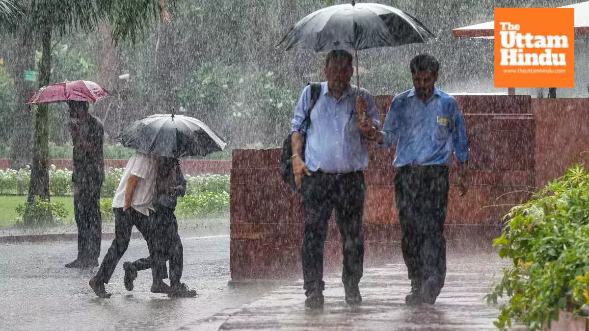 Delhi-NCR Drenched in Monsoon Showers, IMD Puts 10 States on Alert Delhi-NCR Drenched in Monsoon Showers, IMD Puts 10 States on Alert