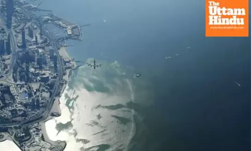 ATC Negligence Exposed as B-52 Bomber Nearly Hits Plane Carrying 80 Passengers