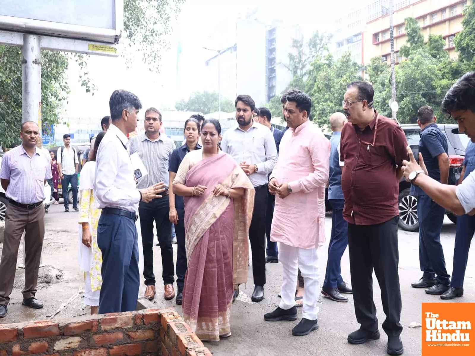 CM Rekha Gupta Conducts Surprise Inspection of ITO; Reviews Waterlogging Situation After Heavy Rainfall CM Rekha Gupta Conducts Surprise Inspection of ITO; Reviews Waterlogging Situation After Heavy Rainfall