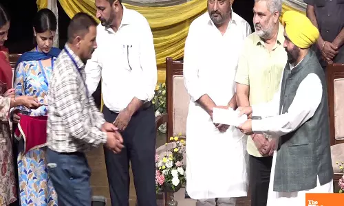 CM Gives Big Bonanza to 942 Contractual Employees of Forest Department, Hands Over Regular Appointment Letters to Them