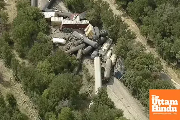 Major Train Derailment in Texas: 35 Coaches of Union Pacific Train Piled up, Graphic Images Surface Major Train Derailment in Texas: 35 Coaches of Union Pacific Train Piled up, Graphic Images Surface