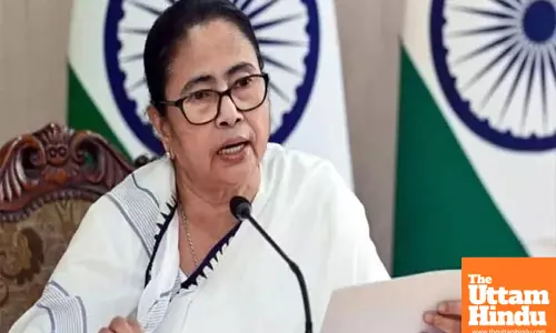 Mamata Banerjees Big Announcement:  Migrant Bengalis to Get Rs 5,000/Month on Return