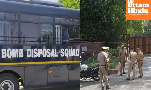 Terror Returns to Delhi Schools: Fresh Bomb Threat Emails Target Six Institutions in Capital, Panic as Children Evacuated