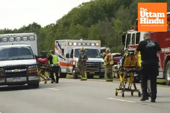 Major accident: Tourist bus overturns en route to NYC, 5 dead, dozens injured Major accident: Tourist bus overturns en route to NYC, 5 dead, dozens injured