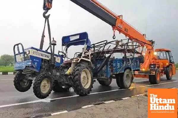 Tragic Road Accident: Tanker Collides with Tractor Trolley, 8 Devotees Dead Tragic Road Accident: Tanker Collides with Tractor Trolley, 8 Devotees Dead