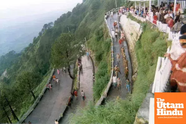 Mata Vaishno Devi Landslide: 6 Devotees Hurt, Yatra Halted; Highway, Trains Hit