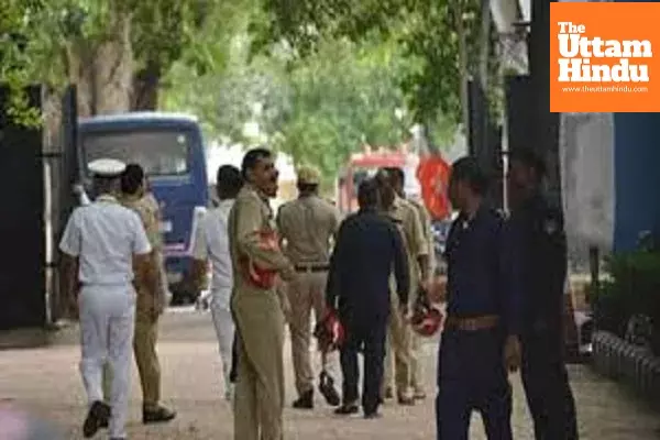 Chaos in Delhi: 20 Colleges Including Jesus and Mary Receive Bomb Threats, Panic Grips Campuses, Police Confirm Hoax Chaos in Delhi: 20 Colleges Including Jesus and Mary Receive Bomb Threats, Panic Grips Campuses, Police Confirm Hoax