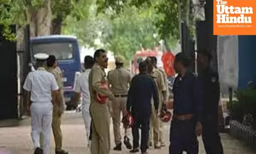 Chaos in Delhi: 20 Colleges Including Jesus and Mary Receive Bomb Threats, Panic Grips Campuses, Police Confirm Hoax