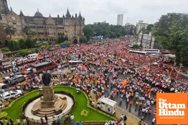 Maratha Agitation Storms Mumbai: Manoj Jarange Begins Indefinite Hunger Strike at Azad Maidan Maratha Agitation Storms Mumbai: Manoj Jarange Begins Indefinite Hunger Strike at Azad Maidan