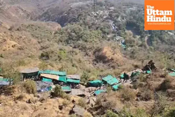 Tragedy at Pavagadh temple: Ropeway trolley breaks, 6 killed, 4 injured Tragedy at Pavagadh temple: Ropeway trolley breaks, 6 killed, 4 injured