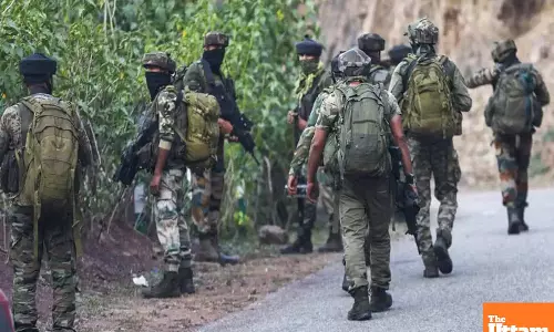 Encounter in Kulgam: Security forces cordon off area, 3–4 terrorists suspected hiding