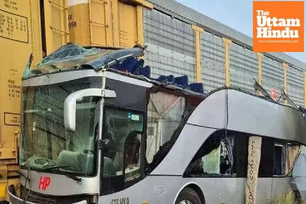 Horrific Accident: Freight Train Collides with Double-Decker Bus, Leaving 10 Dead and More Than 40 Injured Horrific Accident: Freight Train Collides with Double-Decker Bus, Leaving 10 Dead and More Than 40 Injured