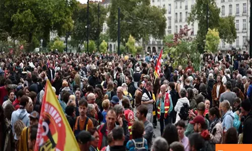 After Nepal, France erupts: 80,000 security forces deployed amid violence fears