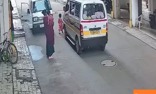 School van runs over 3-year-old girl, shocking incident caught on CCTV