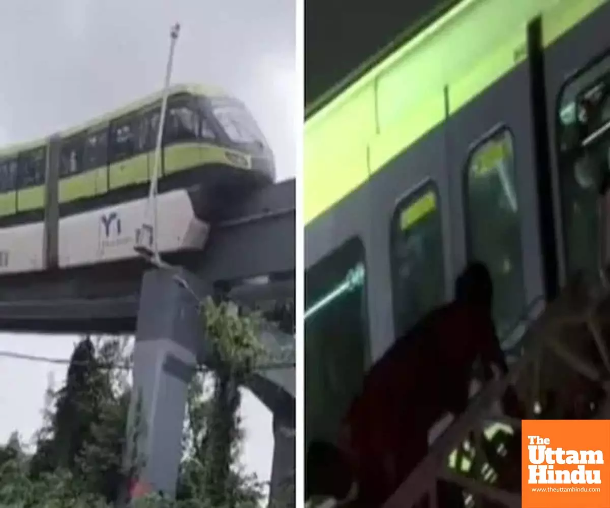 Heavy rain disrupts life in Mumbai, several areas waterlogged, monorail service stopped Heavy rain disrupts life in Mumbai, several areas waterlogged, monorail service stopped