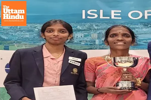 Viral Video: Vaishali Celebrates Victory with Her Mother After Historic Grand Swiss Win