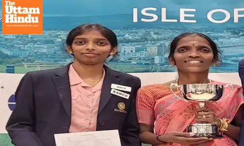 Viral Video: Vaishali Celebrates Victory with Her Mother After Historic Grand Swiss Win