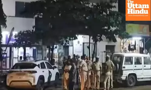 Armed Robbers in Military Uniform Loot 58 Kg Gold and ₹8 Crore Cash from SBI Branch