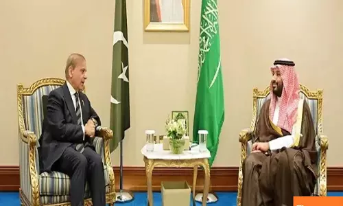 Pakistan and Saudi Arabia sign major defense pact, vow joint response to attacks
