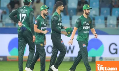 Asia Cup: Pakistan captain urges team to focus on middle overs ahead of India clash