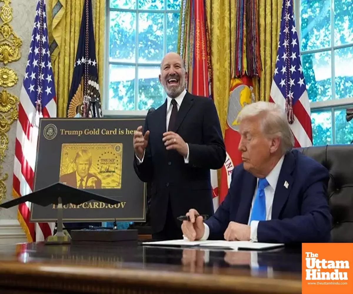 Trump warns H-1B holders to return immediately or risk being stranded Trump warns H-1B holders to return immediately or risk being stranded