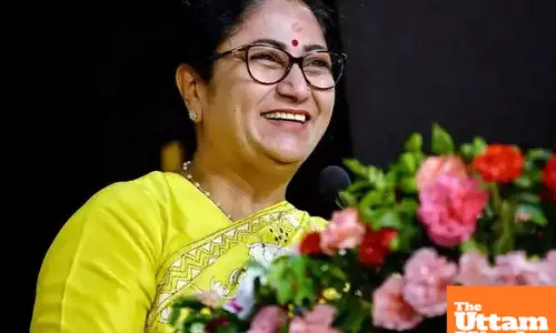 GST Reforms Bring Cheer to Delhi Markets: CM Rekha Gupta Welcomed with Flowers