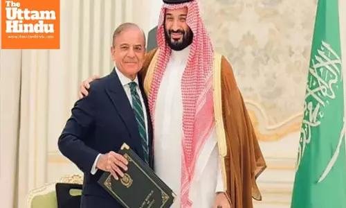 Pakistan and Saudi Arabia Sign Strategic Defense Pact Amid Regional Tensions