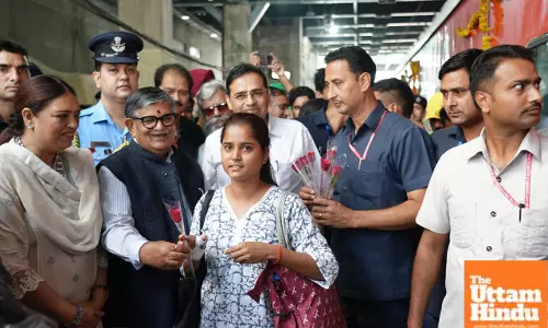 Governor of Punjab and Administrator UT Chandigarh, Shri Gulab Chand Kataria welcomes new Udaipur–Chandigarh Superfast Train at Chandigarh Railway Station